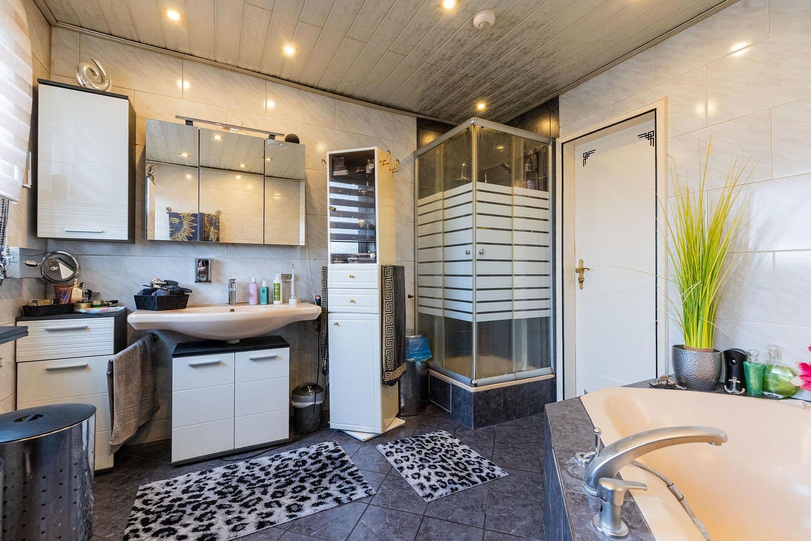 Predaj domu 252 m², pozemek 250 m², Mannheim, Bádensko-Wurttembersko Predaj domu 252 m², pozemek 250 m², Mannheim, Bádensko-Wurttembersko