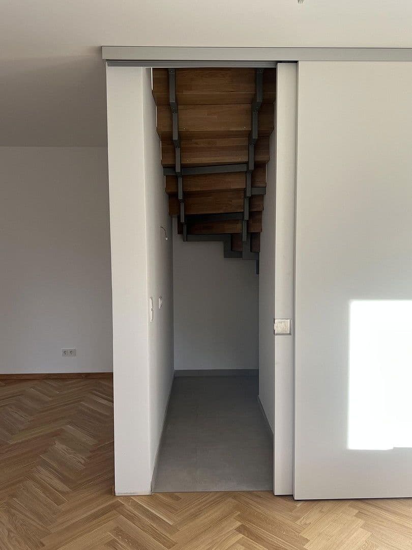 Prenájom bytu 4-izbový 94 m², Sülldorfer Landstraße 8a, Hamburg, Hamburg Prenájom bytu 4-izbový 94 m², Sülldorfer Landstraße 8a, Hamburg, Hamburg