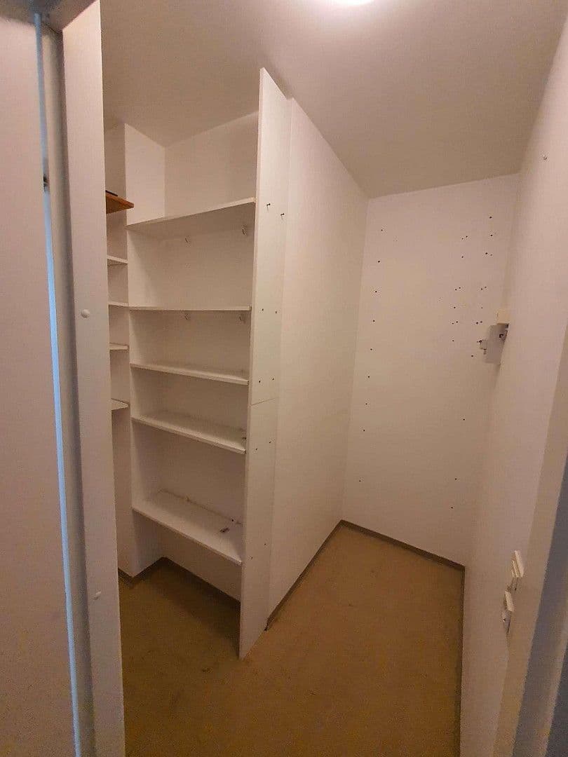 Prenájom bytu 3-izbový 93 m², Pforzheim, Bádensko-Wurttembersko Prenájom bytu 3-izbový 93 m², Pforzheim, Bádensko-Wurttembersko