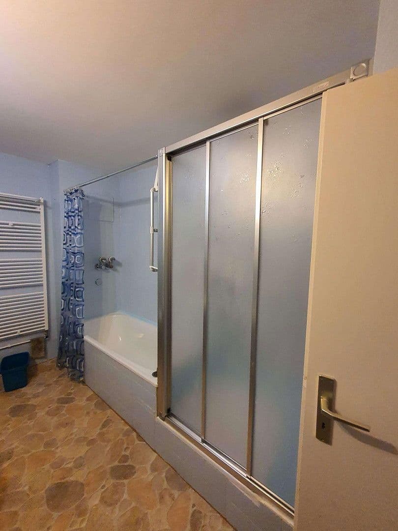 Prenájom bytu 3-izbový 93 m², Pforzheim, Bádensko-Wurttembersko Prenájom bytu 3-izbový 93 m², Pforzheim, Bádensko-Wurttembersko