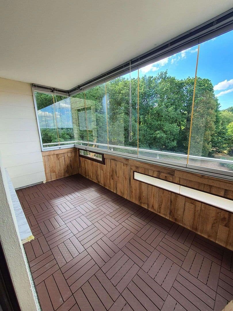 Prenájom bytu 3-izbový 93 m², Pforzheim, Bádensko-Wurttembersko Prenájom bytu 3-izbový 93 m², Pforzheim, Bádensko-Wurttembersko