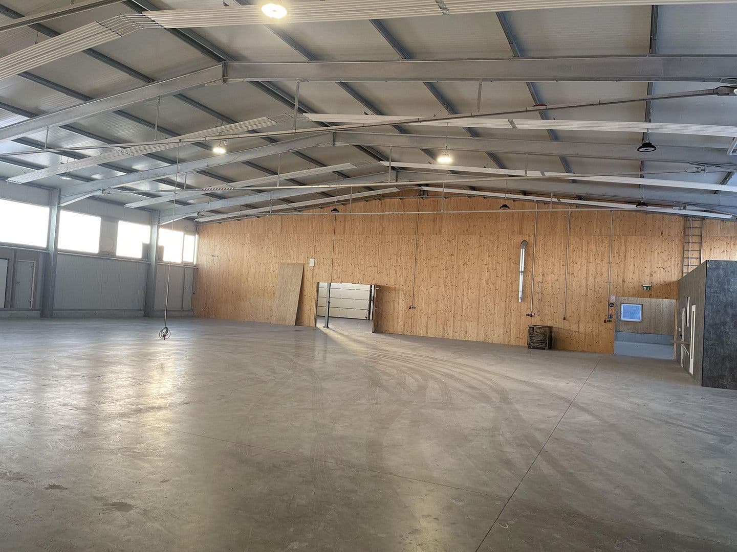 Prenájom nebytového priestoru 1.580 m², Allinger Straße 10, Vilshofen an der Donau, Bavorsko Prenájom nebytového priestoru 1.580 m², Allinger Straße 10, Vilshofen an der Donau, Bavorsko