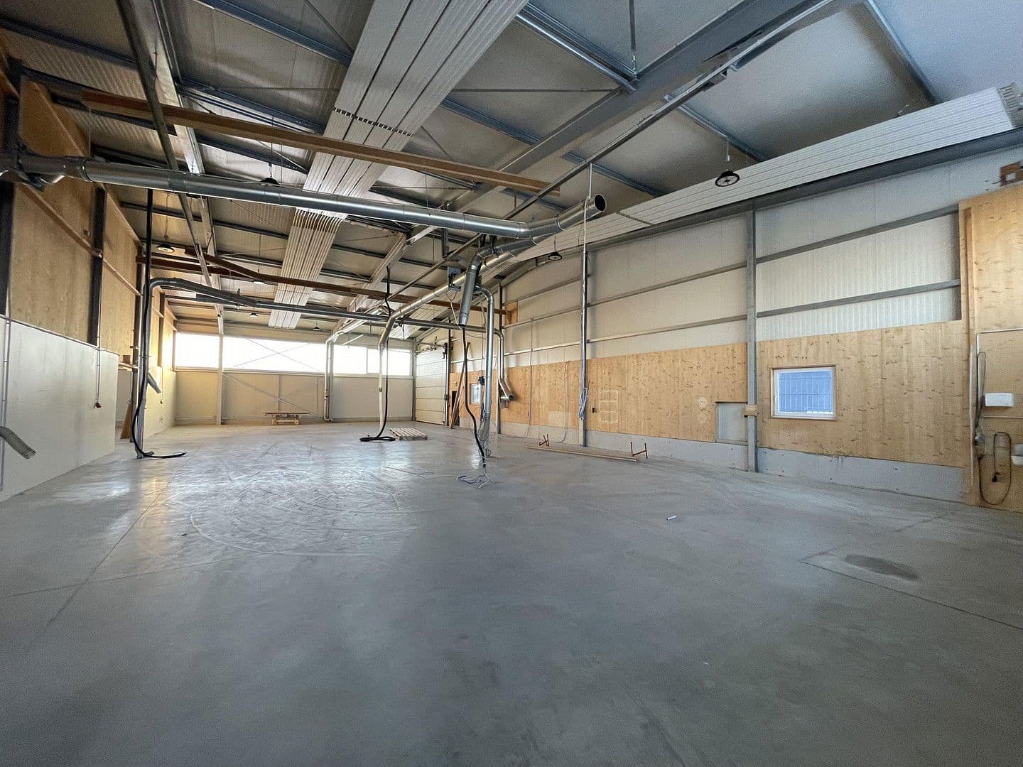 Prenájom nebytového priestoru 1.580 m², Allinger Straße 10, Vilshofen an der Donau, Bavorsko Prenájom nebytového priestoru 1.580 m², Allinger Straße 10, Vilshofen an der Donau, Bavorsko