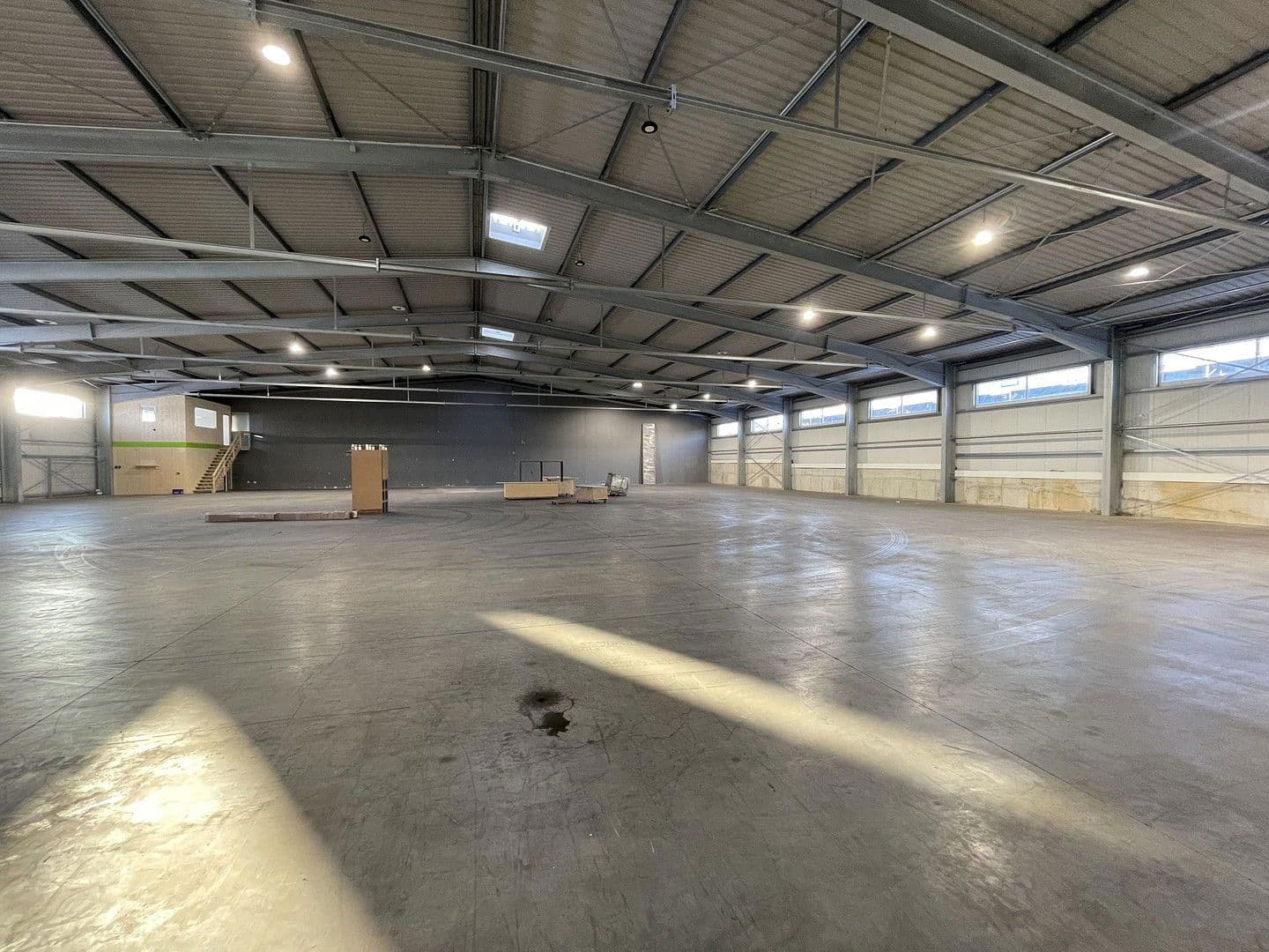 Prenájom nebytového priestoru 1.600 m², Allinger Straße 8b, Vilshofen an der Donau, Bavorsko Prenájom nebytového priestoru 1.600 m², Allinger Straße 8b, Vilshofen an der Donau, Bavorsko