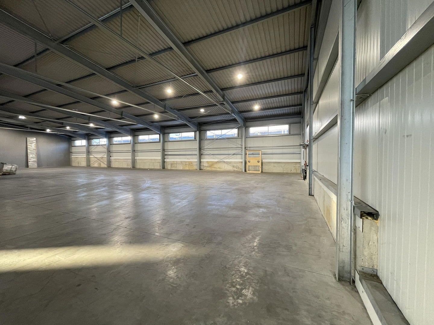 Prenájom nebytového priestoru 1.600 m², Allinger Straße 8b, Vilshofen an der Donau, Bavorsko Prenájom nebytového priestoru 1.600 m², Allinger Straße 8b, Vilshofen an der Donau, Bavorsko