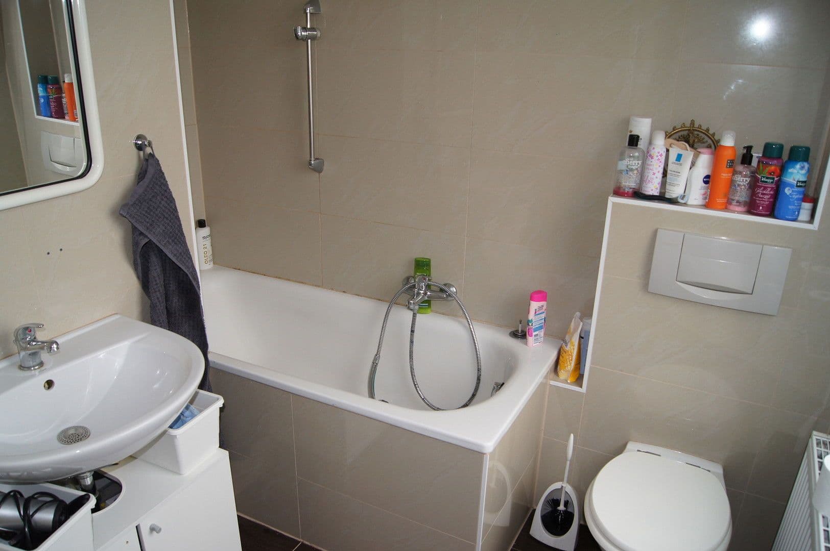 Prenájom bytu 3-izbový 63 m², Waldstraße 144, Wiesbaden, Hesensko Prenájom bytu 3-izbový 63 m², Waldstraße 144, Wiesbaden, Hesensko