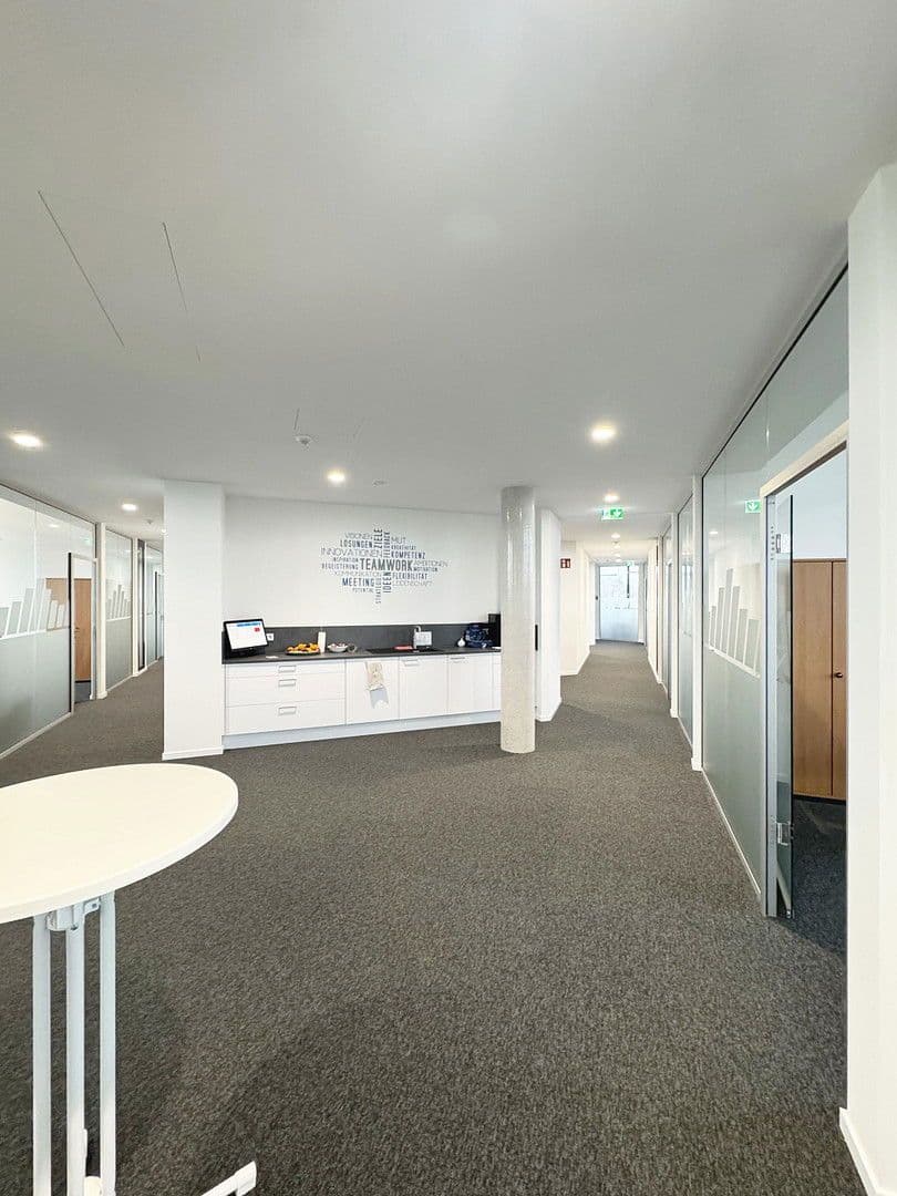 Prenájom kancelárie 775 m², Ida-Noddack-Straße 2, Ingolstadt, Bavorsko Prenájom kancelárie 775 m², Ida-Noddack-Straße 2, Ingolstadt, Bavorsko