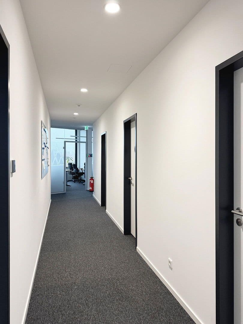 Prenájom kancelárie 775 m², Ida-Noddack-Straße 2, Ingolstadt, Bavorsko Prenájom kancelárie 775 m², Ida-Noddack-Straße 2, Ingolstadt, Bavorsko