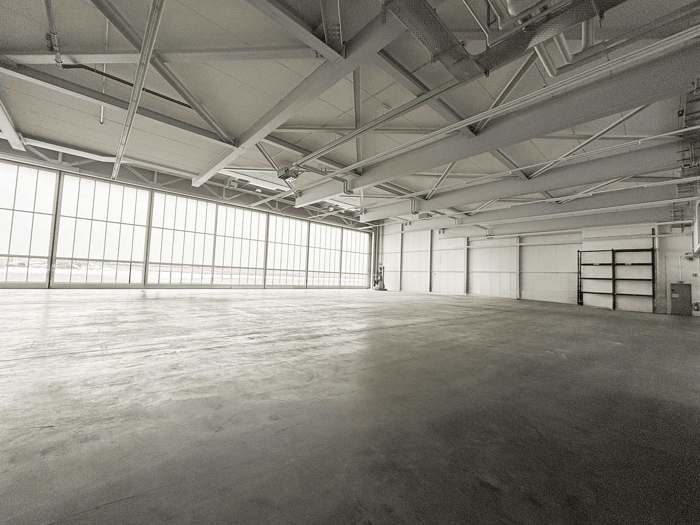 Prenájom nebytového priestoru 2.000 m², Take-Off Gewerbepark 84, Neuhausen ob Eck, Bádensko-Wurttembersko Prenájom nebytového priestoru 2.000 m², Take-Off Gewerbepark 84, Neuhausen ob Eck, Bádensko-Wurttembersko