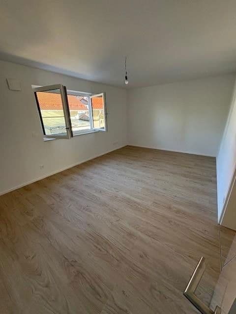 Prenájom domu 173 m², pozemek 250 m², Waldstr. 10, Oberpframmern, Bavorsko Prenájom domu 173 m², pozemek 250 m², Waldstr. 10, Oberpframmern, Bavorsko