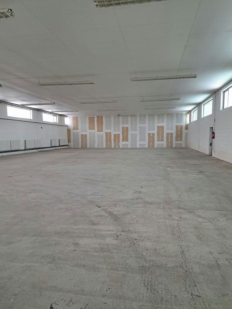 Prenájom nebytového priestoru 590 m², Wetzlar, Hesensko Prenájom nebytového priestoru 590 m², Wetzlar, Hesensko