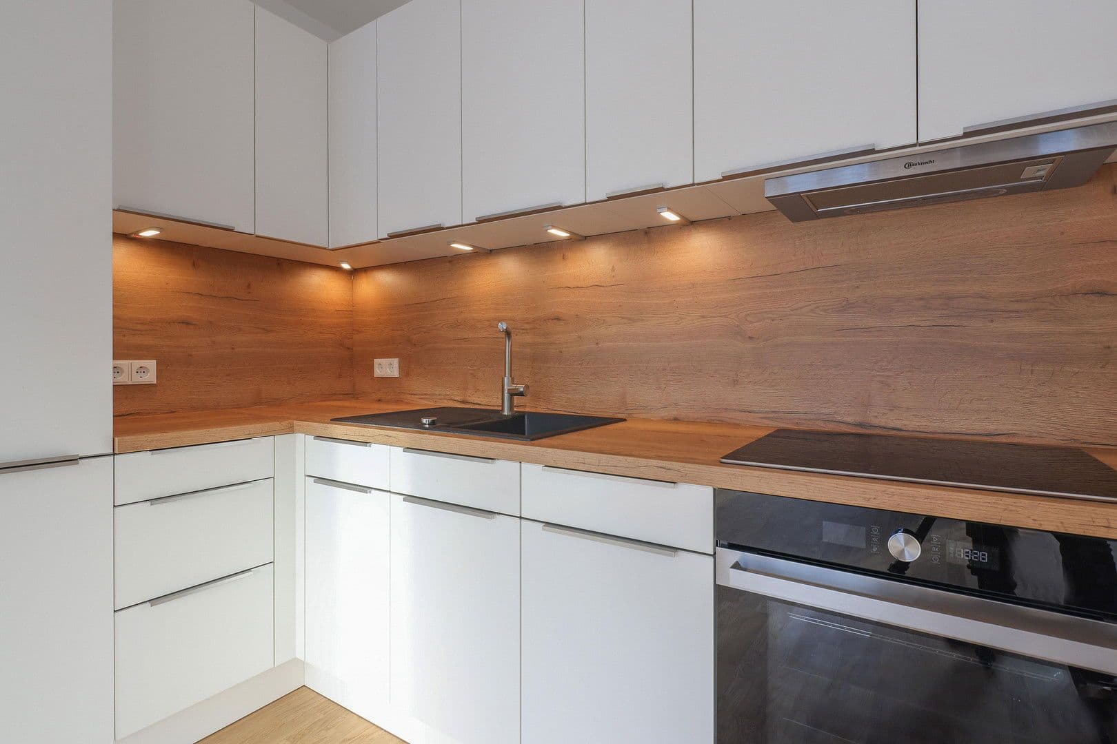 Prenájom bytu 2-izbový 56 m², Berlin, Berlín Prenájom bytu 2-izbový 56 m², Berlin, Berlín