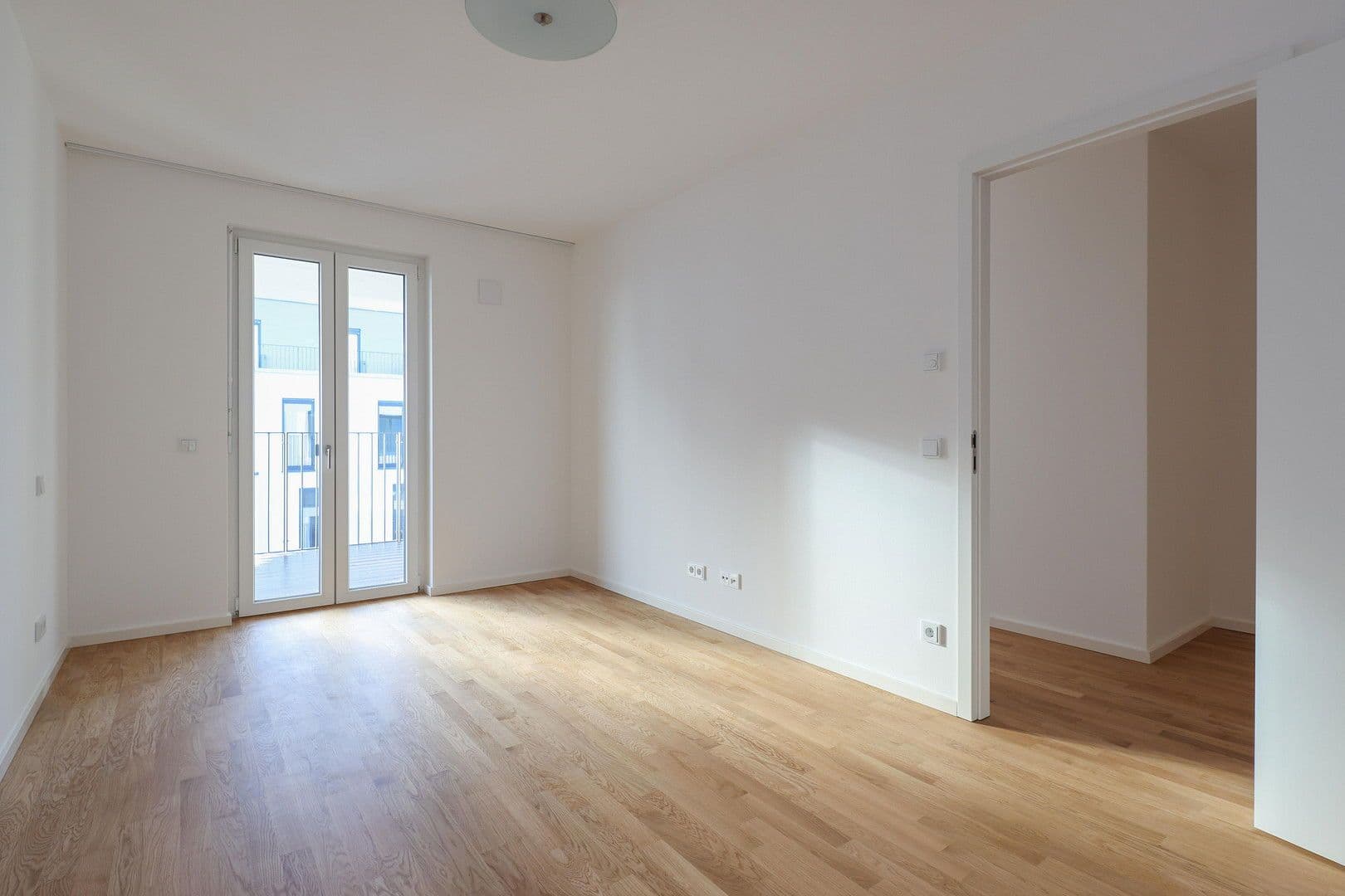 Prenájom bytu 2-izbový 56 m², Berlin, Berlín Prenájom bytu 2-izbový 56 m², Berlin, Berlín