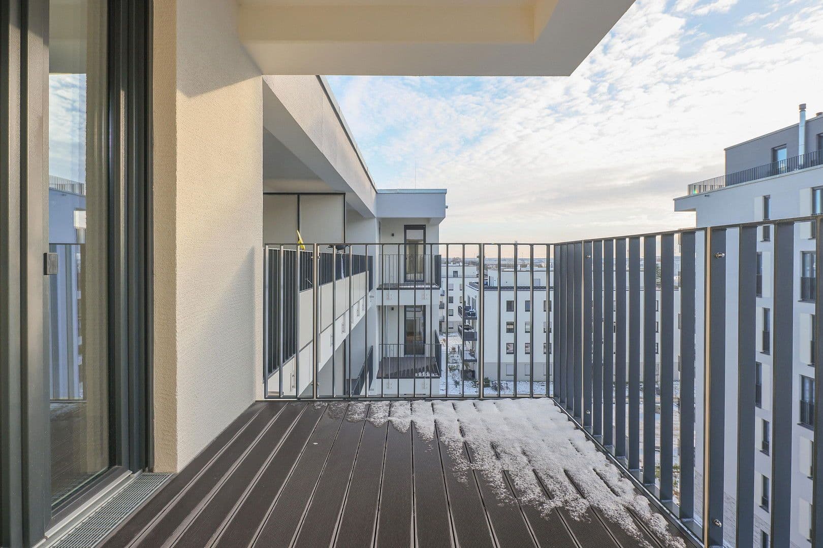 Prenájom bytu 2-izbový 56 m², Berlin, Berlín Prenájom bytu 2-izbový 56 m², Berlin, Berlín