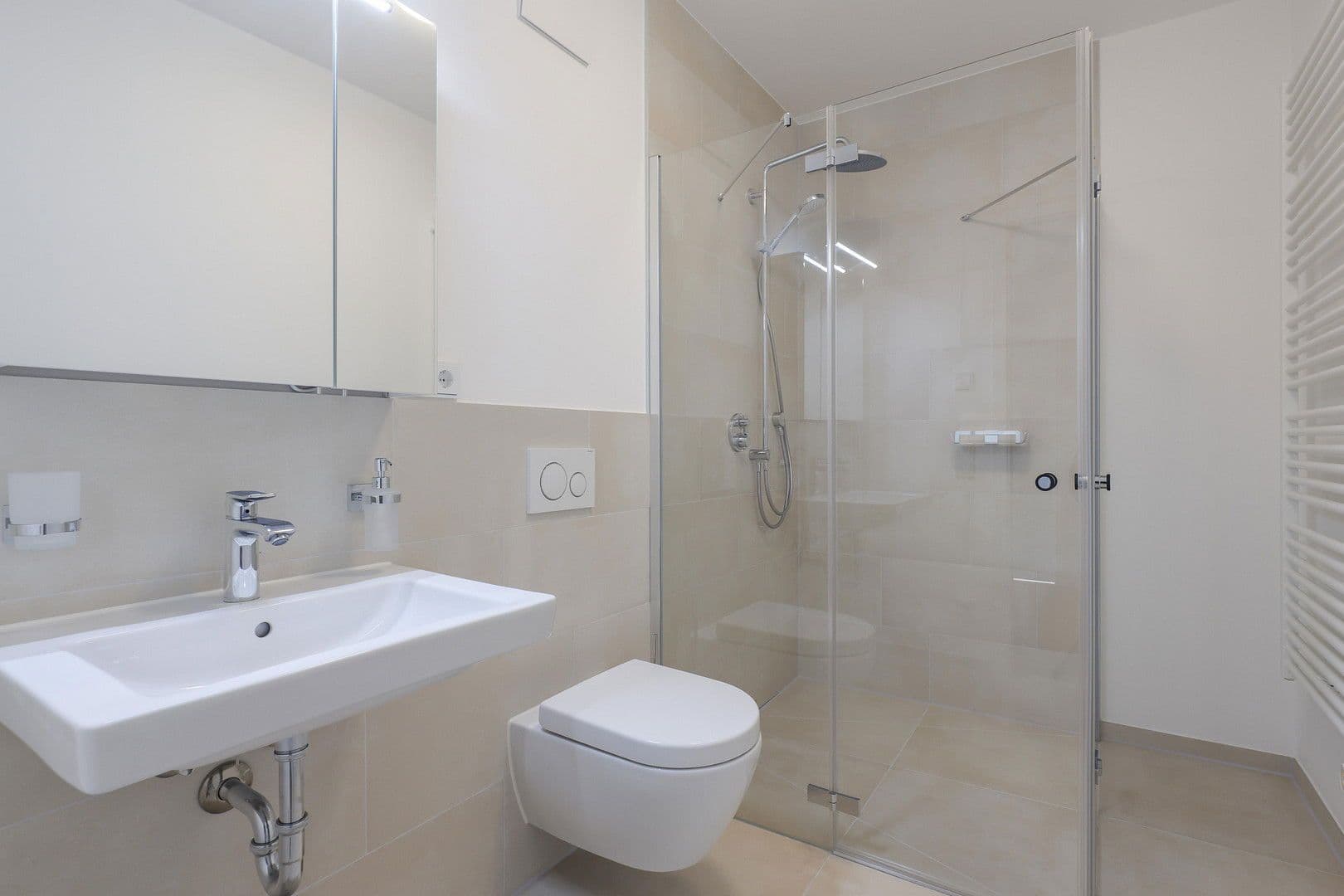 Prenájom bytu 2-izbový 56 m², Berlin, Berlín Prenájom bytu 2-izbový 56 m², Berlin, Berlín