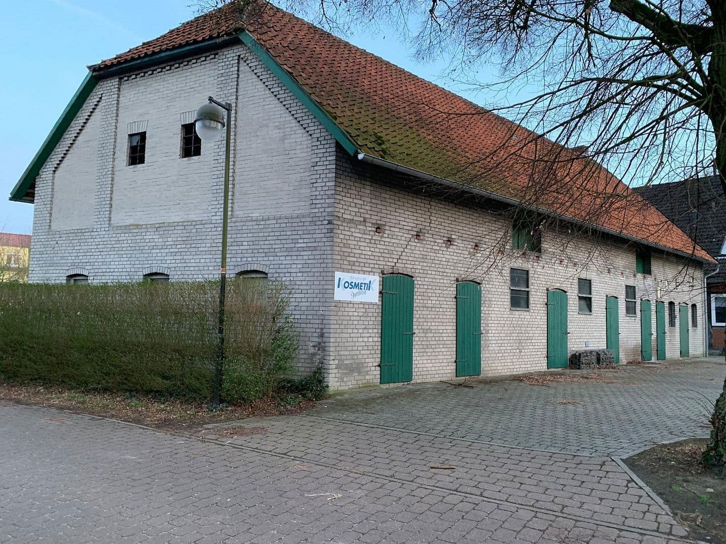 Predaj domu 821 m², pozemek 2.290 m², Schwarmstedt, Dolné Sasko Predaj domu 821 m², pozemek 2.290 m², Schwarmstedt, Dolné Sasko