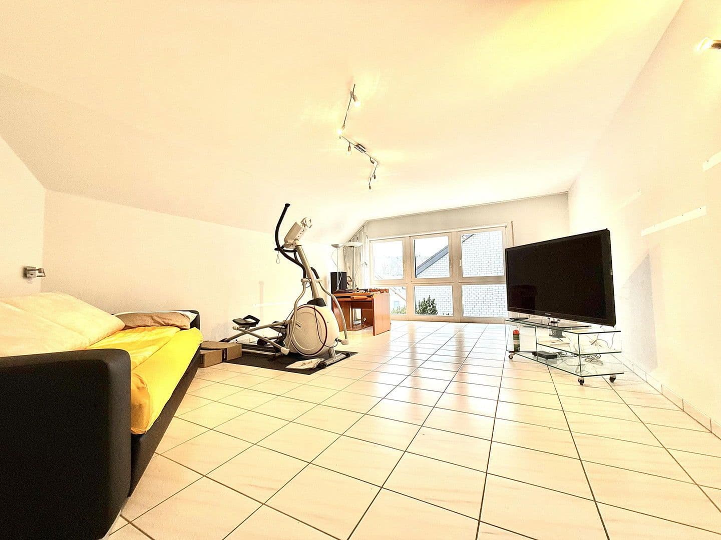 Predaj domu 198 m², pozemek 776 m², Weisenheim am Berg, Porýnie-Falcko Predaj domu 198 m², pozemek 776 m², Weisenheim am Berg, Porýnie-Falcko