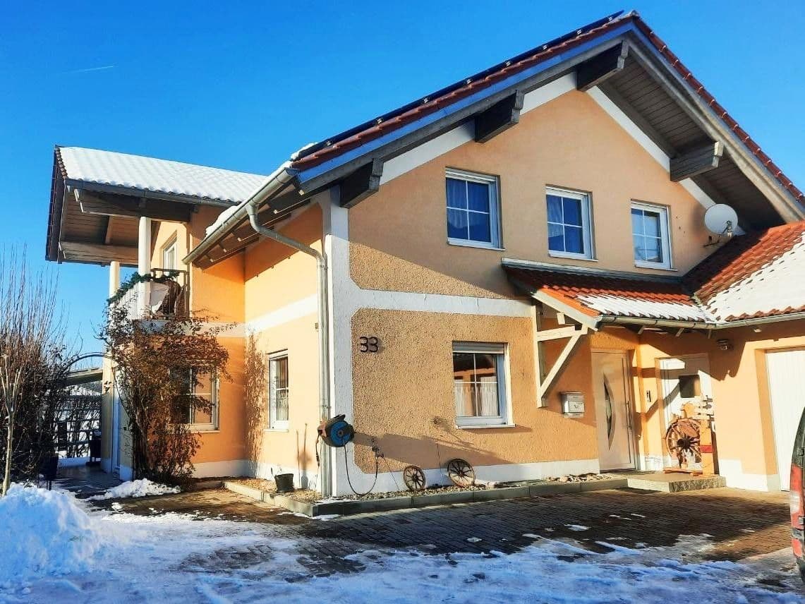 Predaj domu 185 m², pozemek 680 m², Embachsiedlung 33, Malgersdorf, Bavorsko Predaj domu 185 m², pozemek 680 m², Embachsiedlung 33, Malgersdorf, Bavorsko