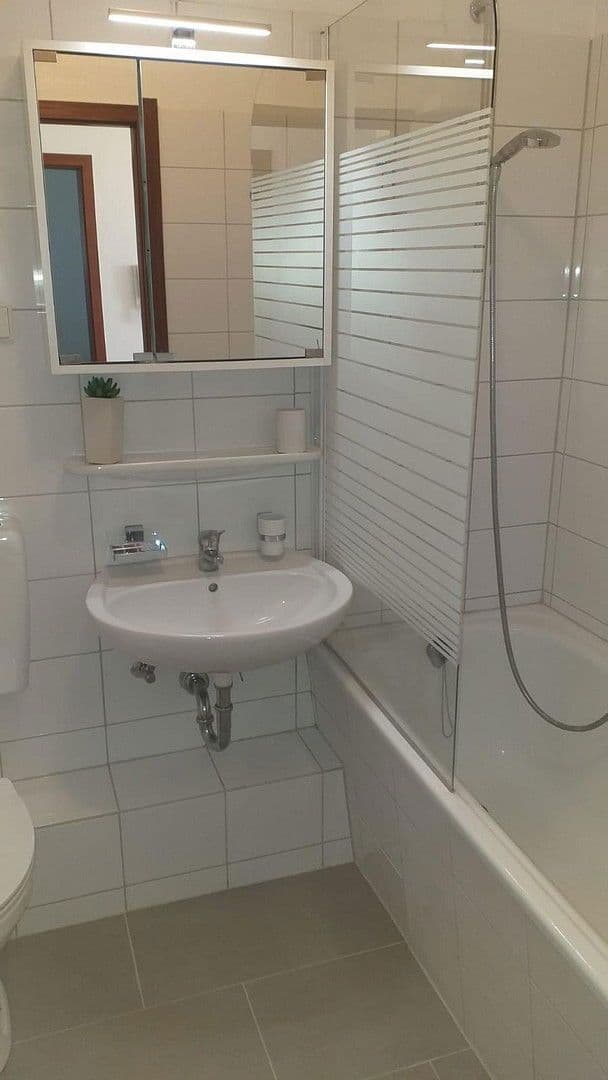 Prenájom bytu 3-izbový 64 m², Hannover, Dolné Sasko Prenájom bytu 3-izbový 64 m², Hannover, Dolné Sasko