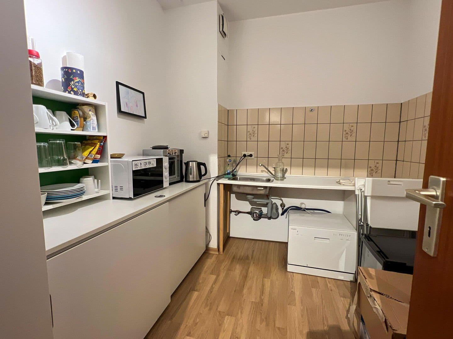 Prenájom kancelárie 54 m², Kölner Str.79-81, Leverkusen, Severné Porýnie - Westfálsko Prenájom kancelárie 54 m², Kölner Str.79-81, Leverkusen, Severné Porýnie - Westfálsko