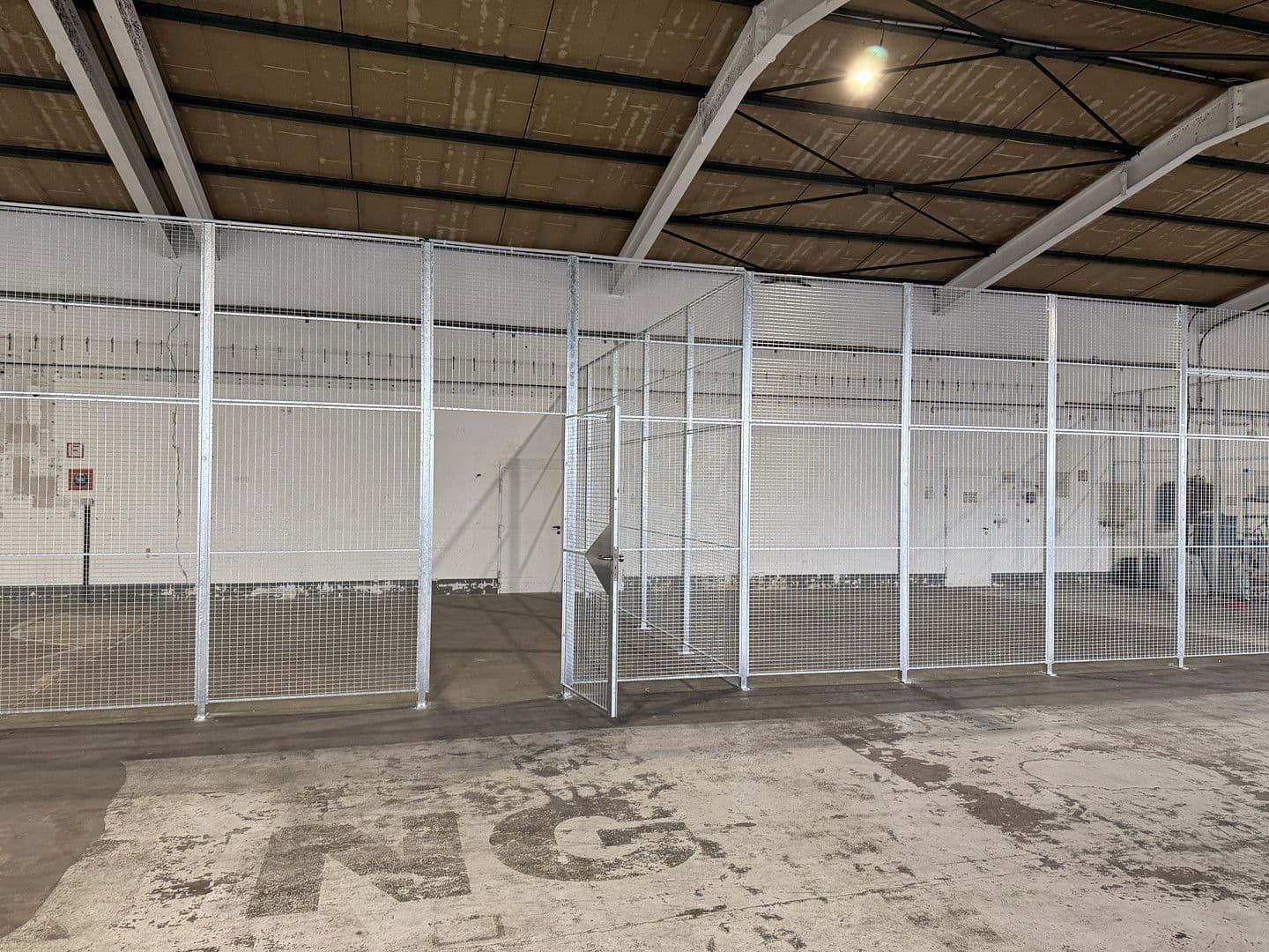 Prenájom nebytového priestoru 1.500 m², Daimlerstraße 34, Walldorf, Bádensko-Wurttembersko Prenájom nebytového priestoru 1.500 m², Daimlerstraße 34, Walldorf, Bádensko-Wurttembersko