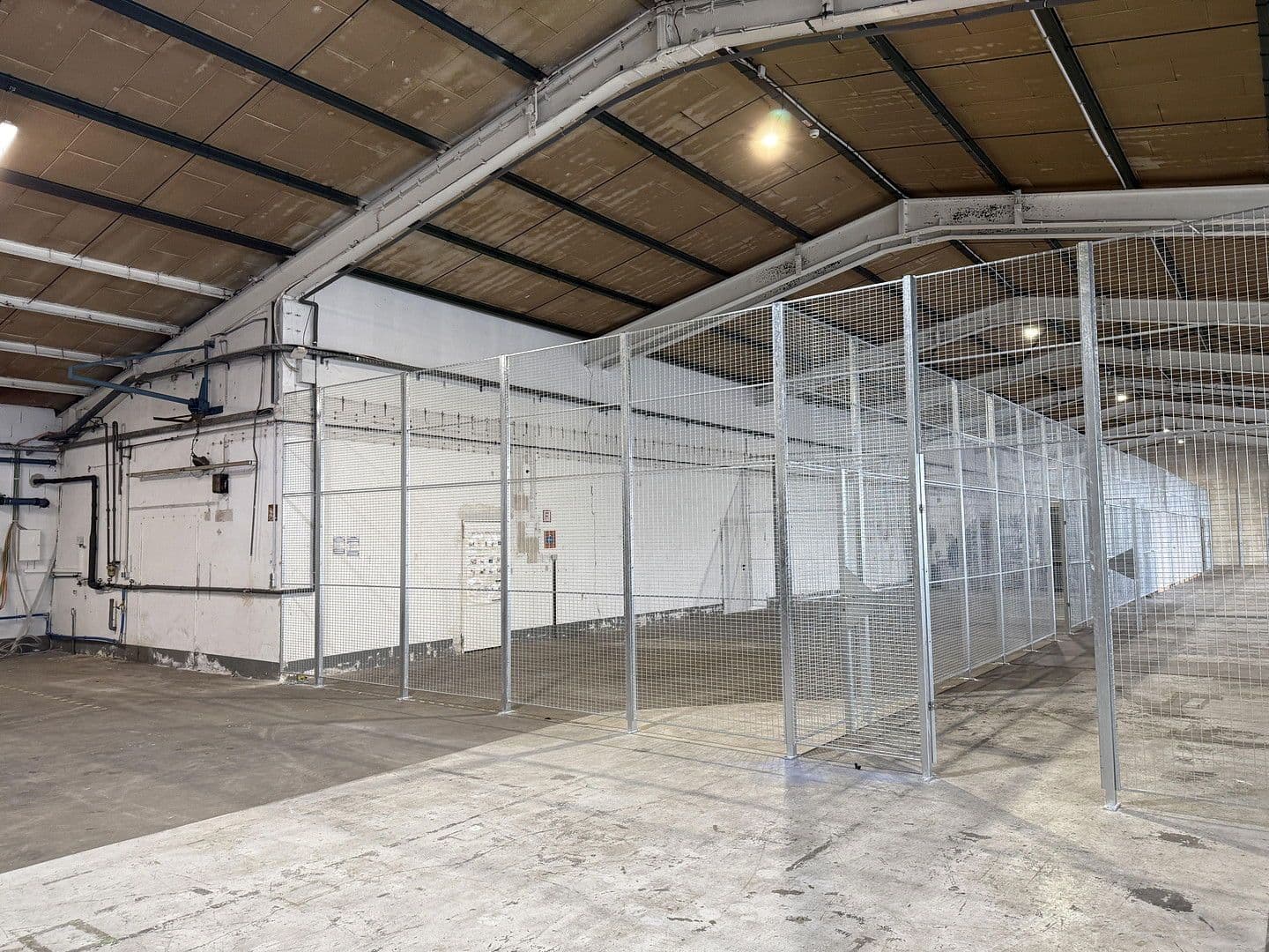 Prenájom nebytového priestoru 1.500 m², Daimlerstraße 34, Walldorf, Bádensko-Wurttembersko Prenájom nebytového priestoru 1.500 m², Daimlerstraße 34, Walldorf, Bádensko-Wurttembersko