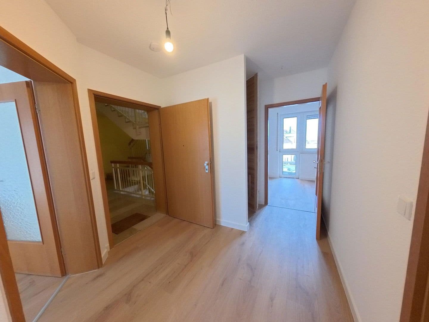 Prenájom bytu 2-izbový 60 m², Siegelsdorfer Stre. 22a, Seukendorf, Bavorsko Prenájom bytu 2-izbový 60 m², Siegelsdorfer Stre. 22a, Seukendorf, Bavorsko