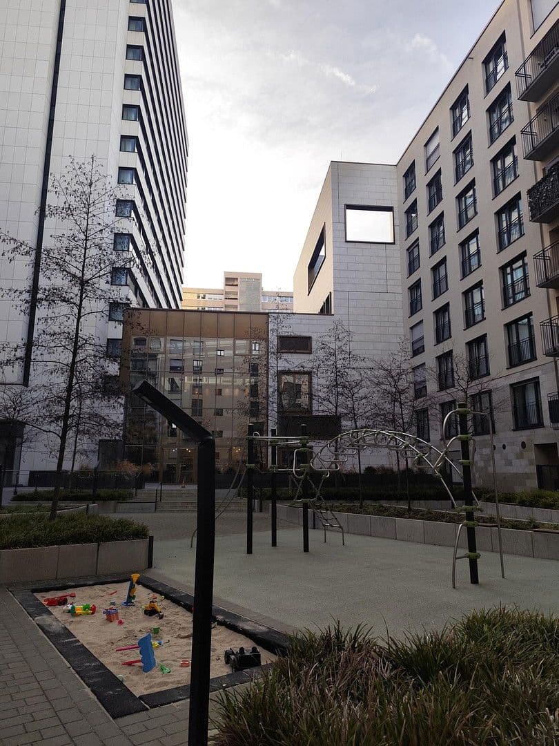 Prenájom bytu 1-izbový 35 m², Frankfurt (Main), Hesensko Prenájom bytu 1-izbový 35 m², Frankfurt (Main), Hesensko