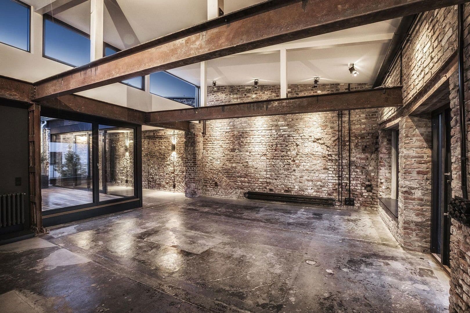 Predaj domu 360 m², pozemek 403 m², Jahnstraße 16a, Düsseldorf, Severné Porýnie - Westfálsko Predaj domu 360 m², pozemek 403 m², Jahnstraße 16a, Düsseldorf, Severné Porýnie - Westfálsko