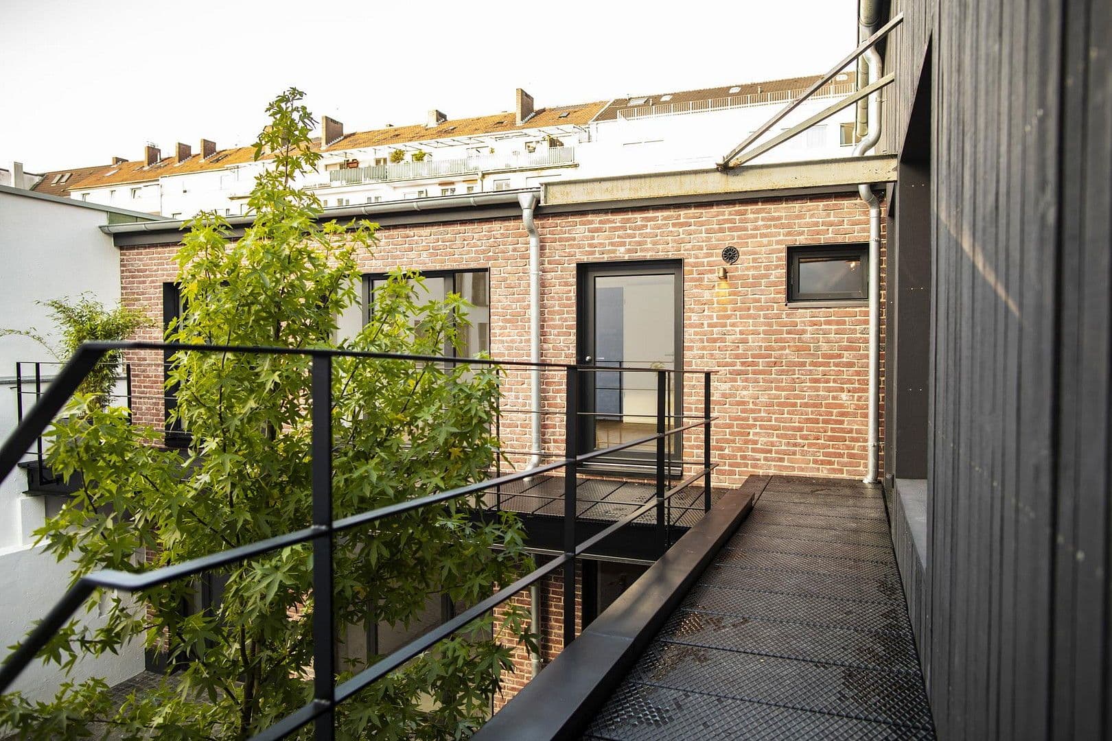 Predaj domu 360 m², pozemek 403 m², Jahnstraße 16a, Düsseldorf, Severné Porýnie - Westfálsko Predaj domu 360 m², pozemek 403 m², Jahnstraße 16a, Düsseldorf, Severné Porýnie - Westfálsko