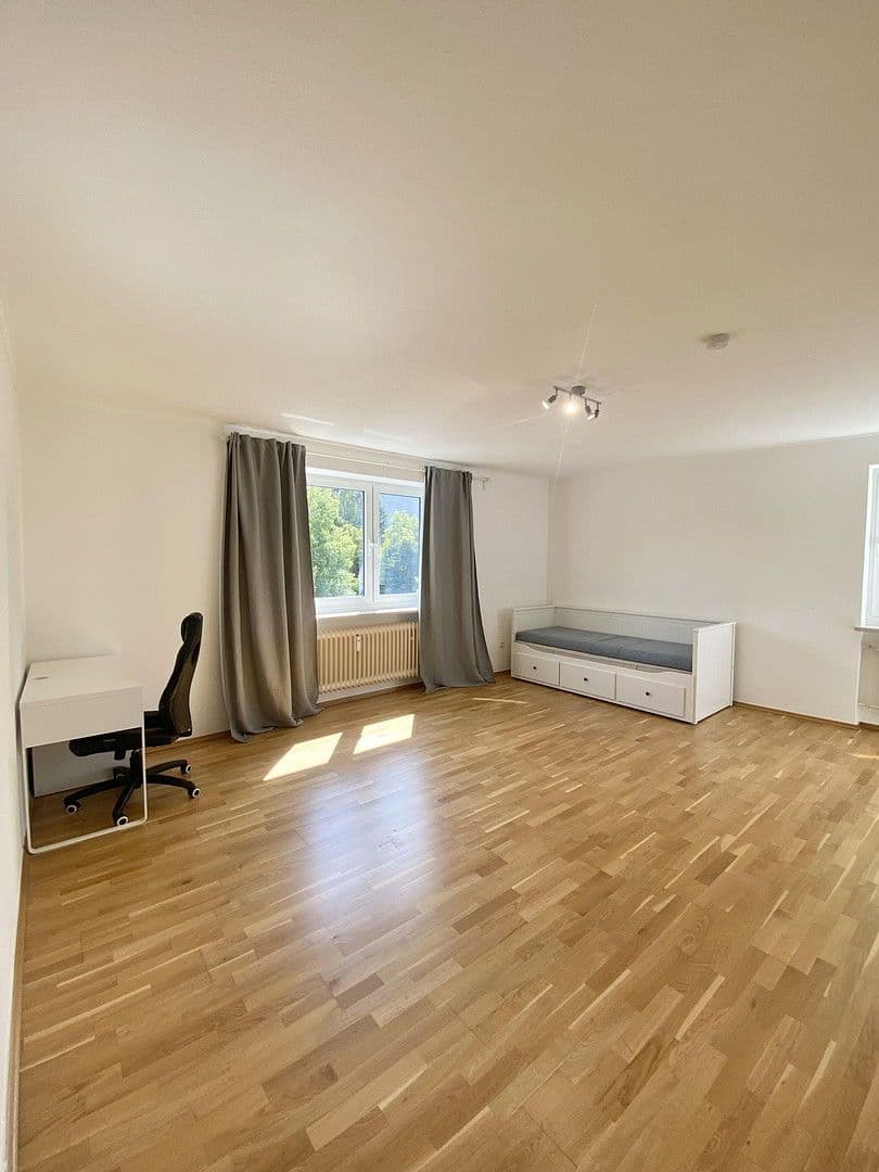 Prenájom bytu 1-izbový 75 m², Pfitznerstr, München, Bavorsko Prenájom bytu 1-izbový 75 m², Pfitznerstr, München, Bavorsko