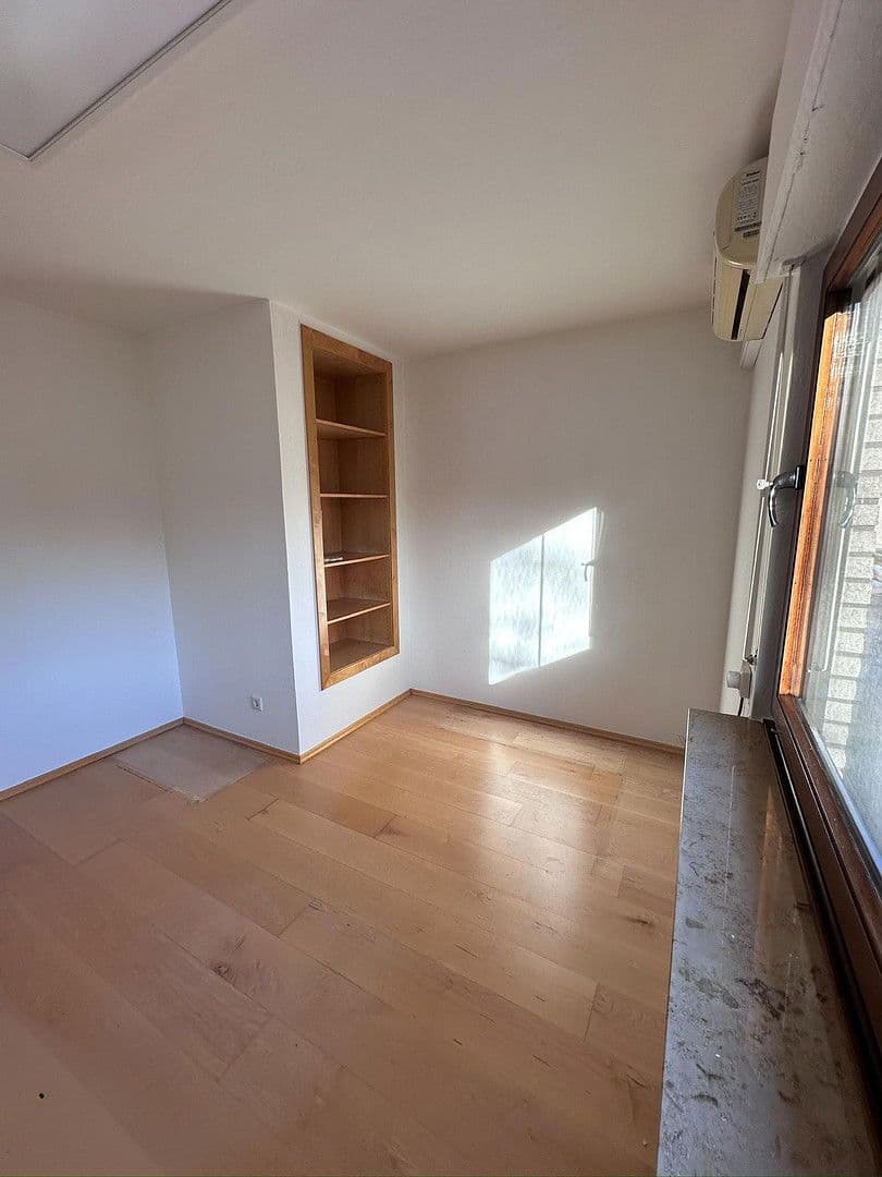 Predaj domu 228 m², pozemek 1.058 m², Solingen, Severné Porýnie - Westfálsko Predaj domu 228 m², pozemek 1.058 m², Solingen, Severné Porýnie - Westfálsko