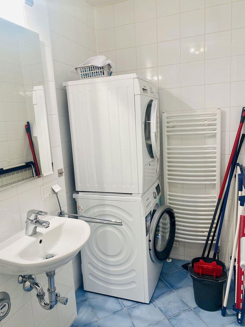 Prenájom bytu 3-izbový 88 m², St. Cajetan Str. 29, München, Bavorsko Prenájom bytu 3-izbový 88 m², St. Cajetan Str. 29, München, Bavorsko