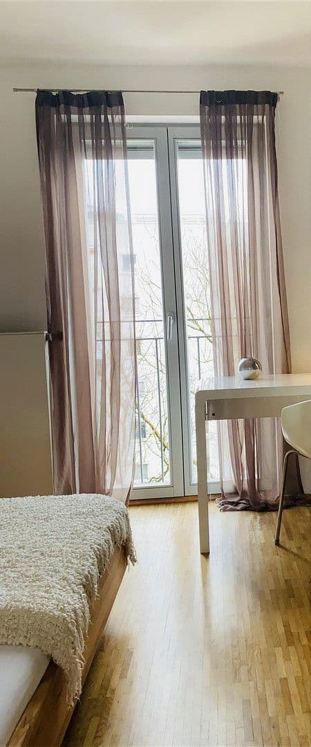 Prenájom bytu 3-izbový 88 m², St. Cajetan Str. 29, München, Bavorsko Prenájom bytu 3-izbový 88 m², St. Cajetan Str. 29, München, Bavorsko