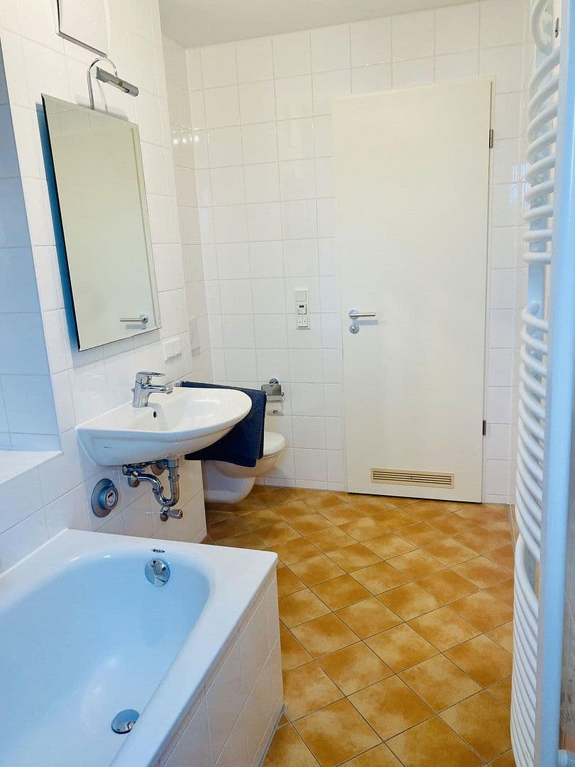 Prenájom bytu 3-izbový 88 m², St. Cajetan Str. 29, München, Bavorsko Prenájom bytu 3-izbový 88 m², St. Cajetan Str. 29, München, Bavorsko