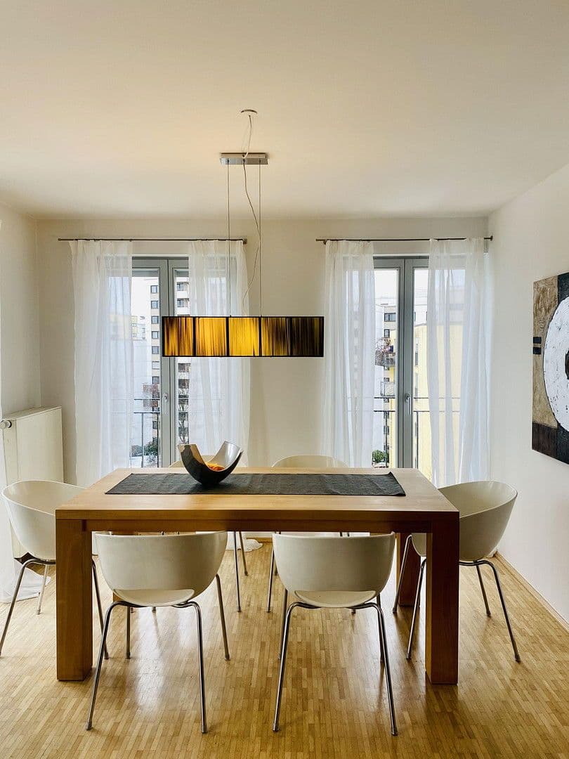 Prenájom bytu 3-izbový 88 m², St. Cajetan Str. 29, München, Bavorsko Prenájom bytu 3-izbový 88 m², St. Cajetan Str. 29, München, Bavorsko