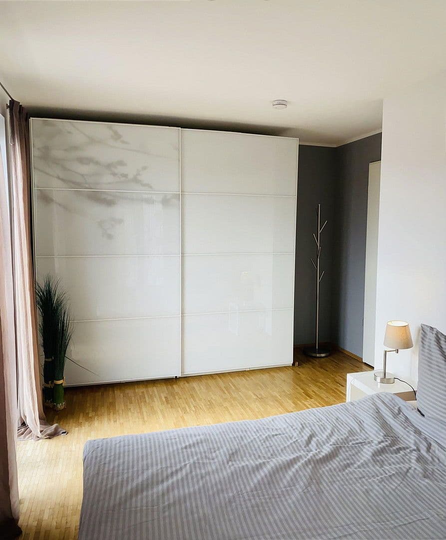 Prenájom bytu 3-izbový 88 m², St. Cajetan Str. 29, München, Bavorsko Prenájom bytu 3-izbový 88 m², St. Cajetan Str. 29, München, Bavorsko