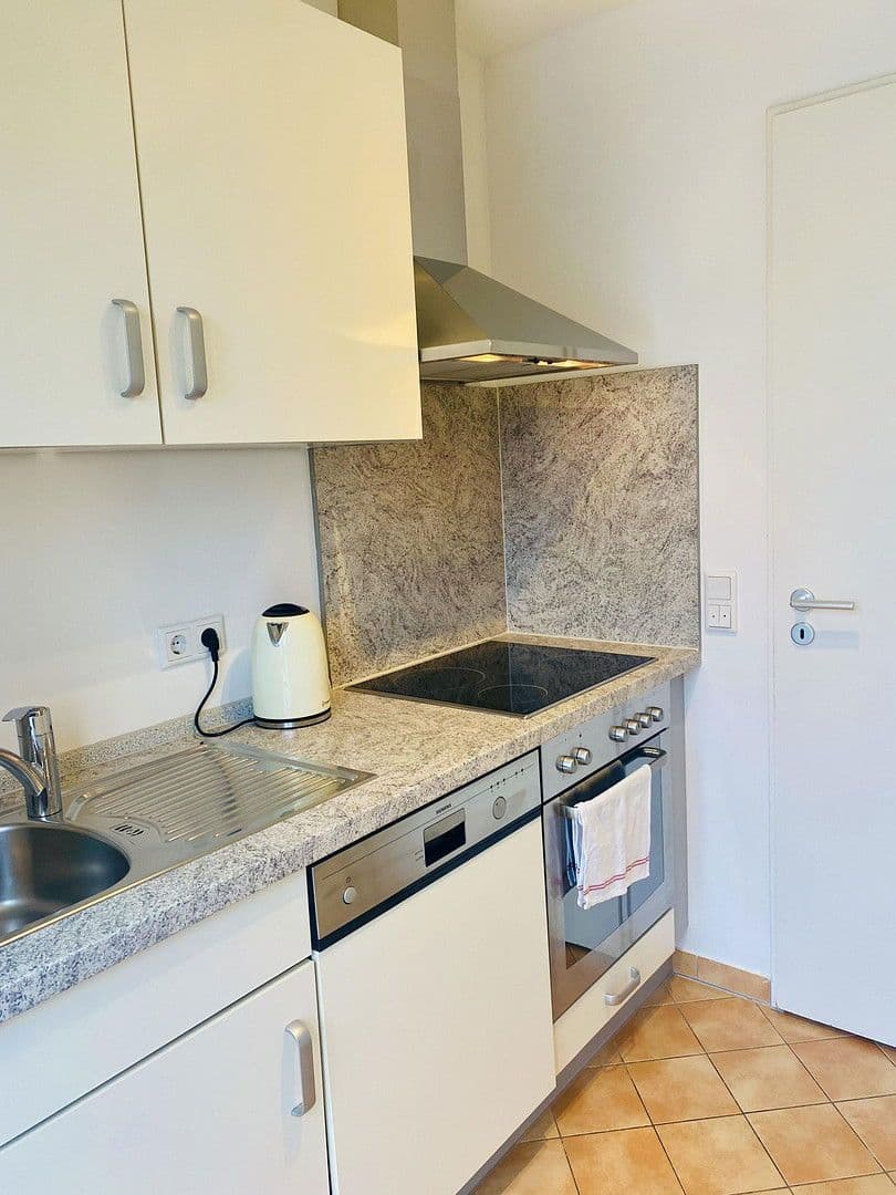 Prenájom bytu 3-izbový 88 m², St. Cajetan Str. 29, München, Bavorsko Prenájom bytu 3-izbový 88 m², St. Cajetan Str. 29, München, Bavorsko