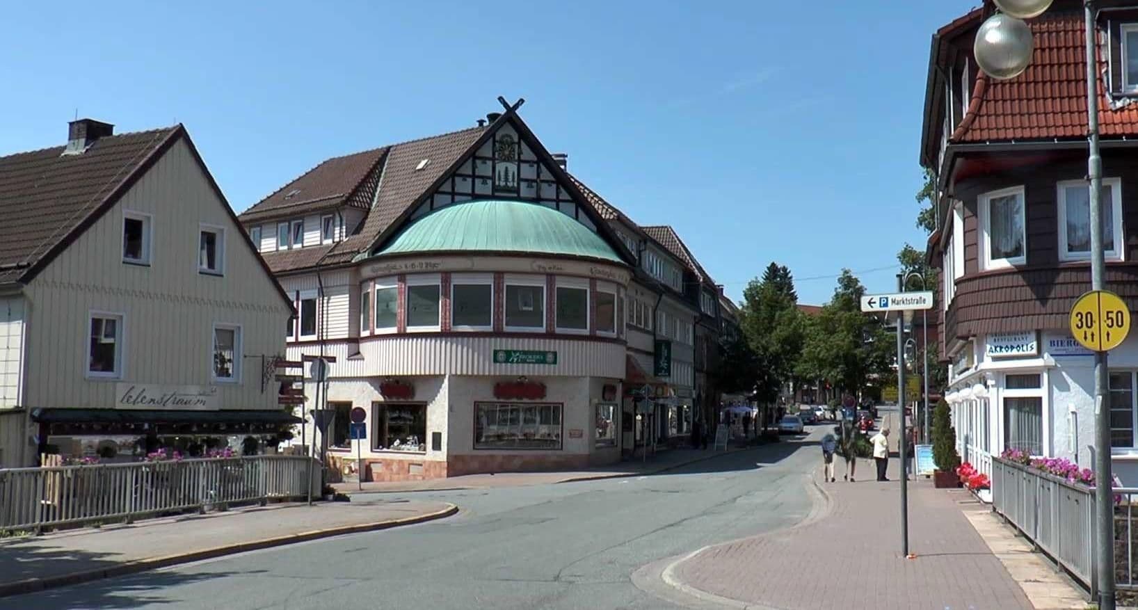 Predaj domu 611 m², pozemek 430 m², Elbingeröderstr. 9, Braunlage, Dolné Sasko Predaj domu 611 m², pozemek 430 m², Elbingeröderstr. 9, Braunlage, Dolné Sasko