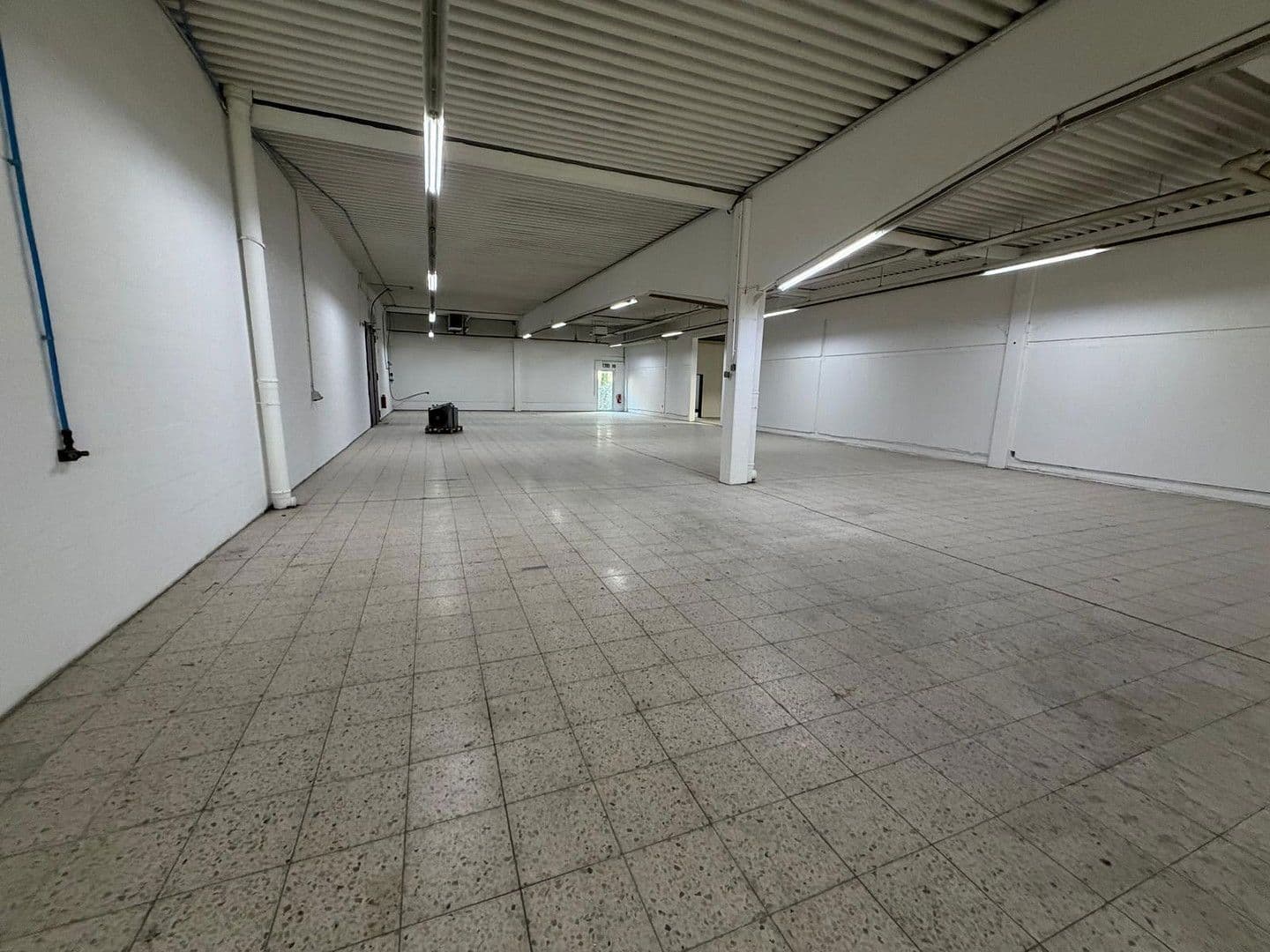 Prenájom nebytového priestoru 459 m², Meißener Dorfstraße 35, Minden, Severné Porýnie - Westfálsko Prenájom nebytového priestoru 459 m², Meißener Dorfstraße 35, Minden, Severné Porýnie - Westfálsko