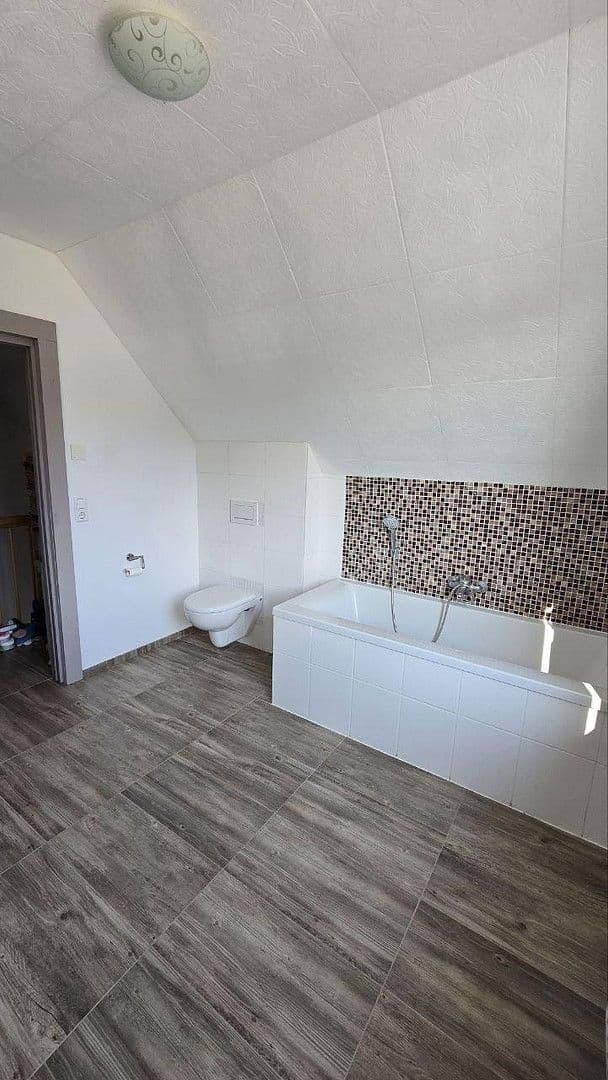 Predaj domu 120 m², pozemek 883 m², Dürrlauingen, Bavorsko Predaj domu 120 m², pozemek 883 m², Dürrlauingen, Bavorsko