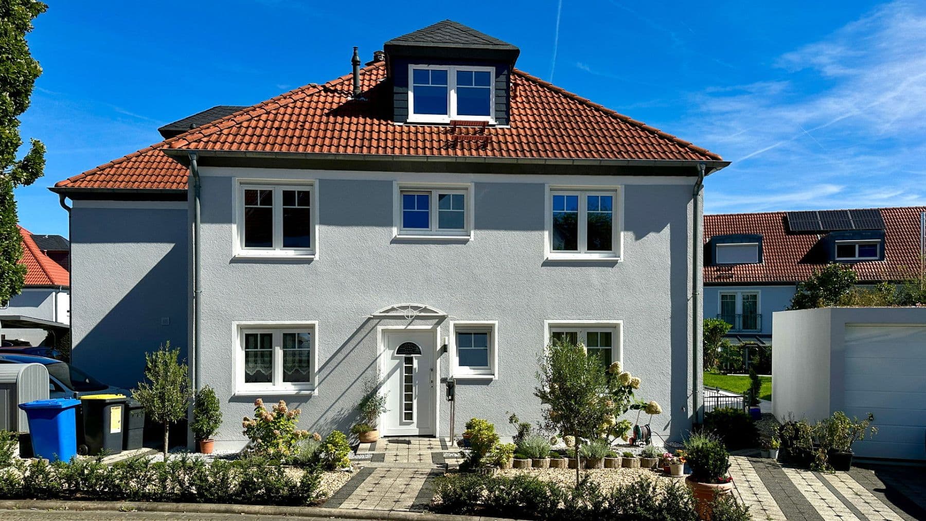 Predaj domu 200 m², pozemek 328 m², Bad Vilbel, Hesensko Predaj domu 200 m², pozemek 328 m², Bad Vilbel, Hesensko