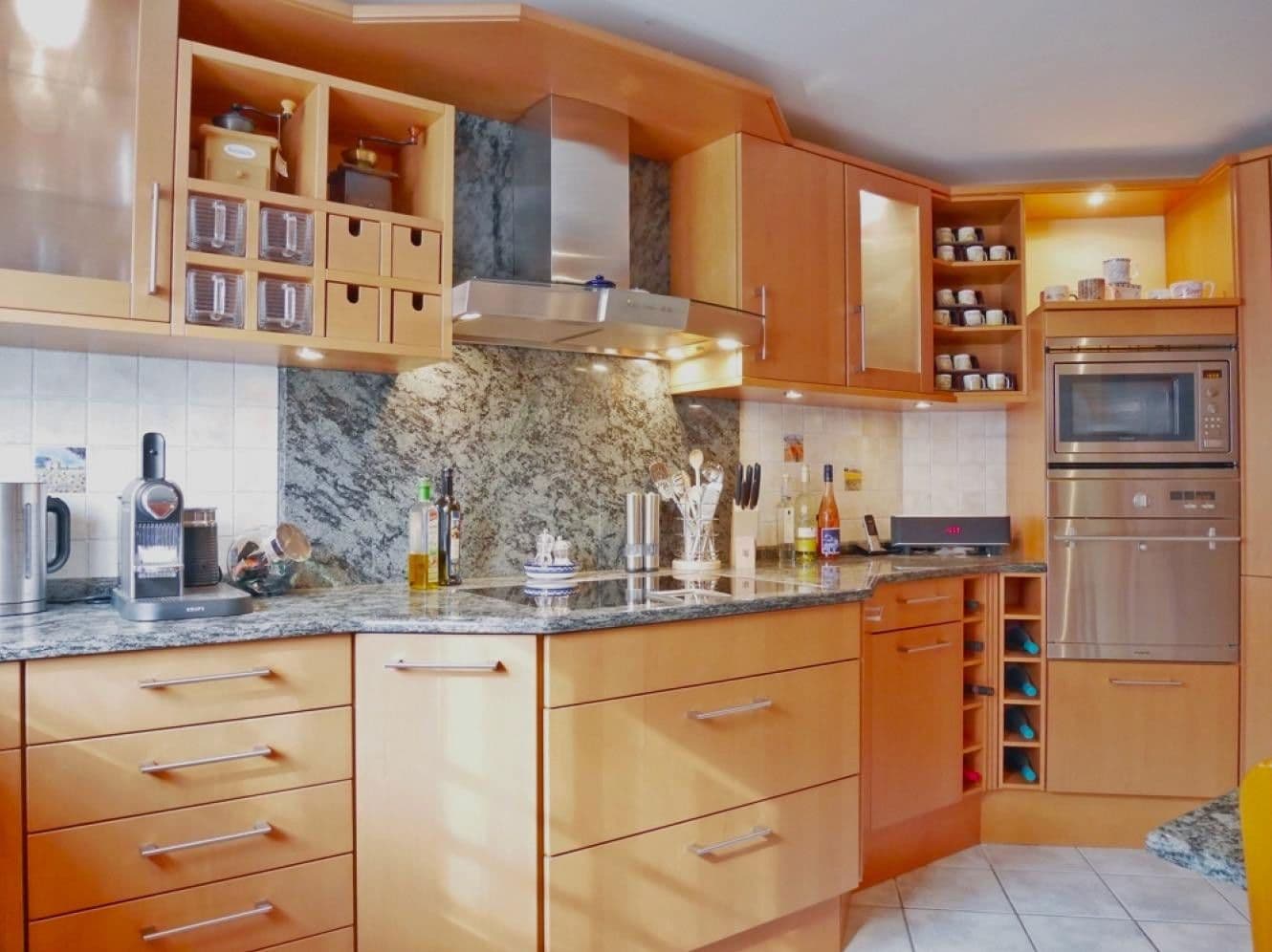 Predaj domu 200 m², pozemek 328 m², Bad Vilbel, Hesensko Predaj domu 200 m², pozemek 328 m², Bad Vilbel, Hesensko