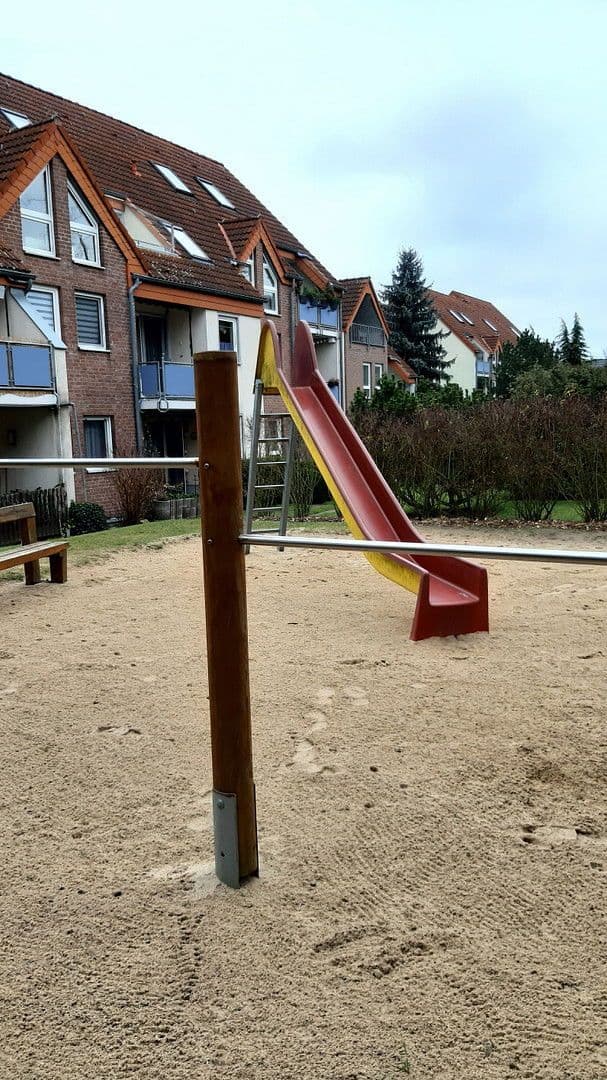 Prenájom bytu 2-izbový 72 m², Jänickendorfer Straße 50, Steinhöfel, Brandenbursko Prenájom bytu 2-izbový 72 m², Jänickendorfer Straße 50, Steinhöfel, Brandenbursko