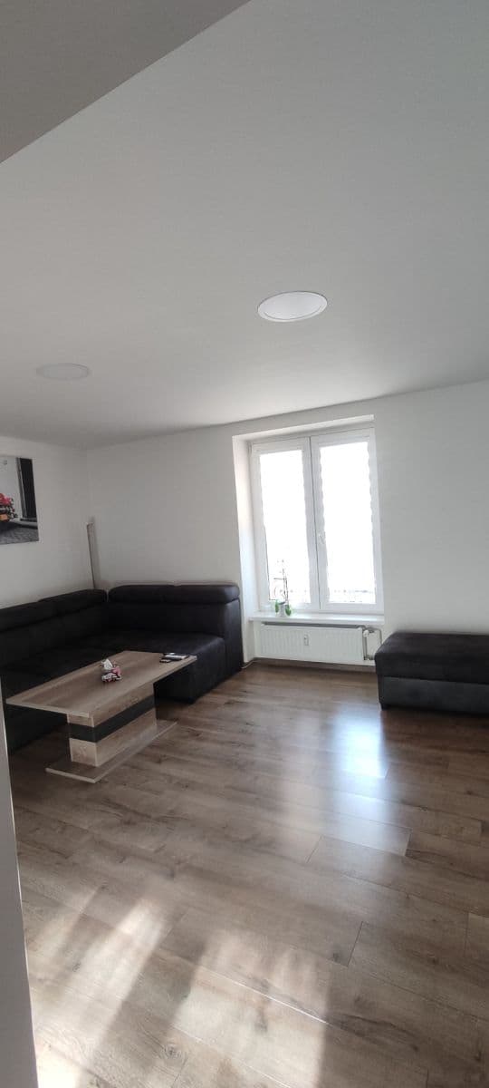 Prenájom bytu 3-izbový 60 m², Husova, Vratimov, Moravskoslezský kraj Prenájom bytu 3-izbový 60 m², Husova, Vratimov, Moravskoslezský kraj