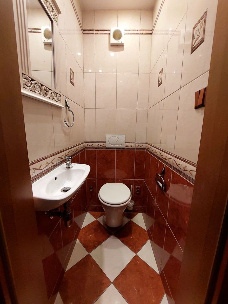 Predaj bytu 3-izbový 75 m², Leopoldova, Praha, Praha Predaj bytu 3-izbový 75 m², Leopoldova, Praha, Praha