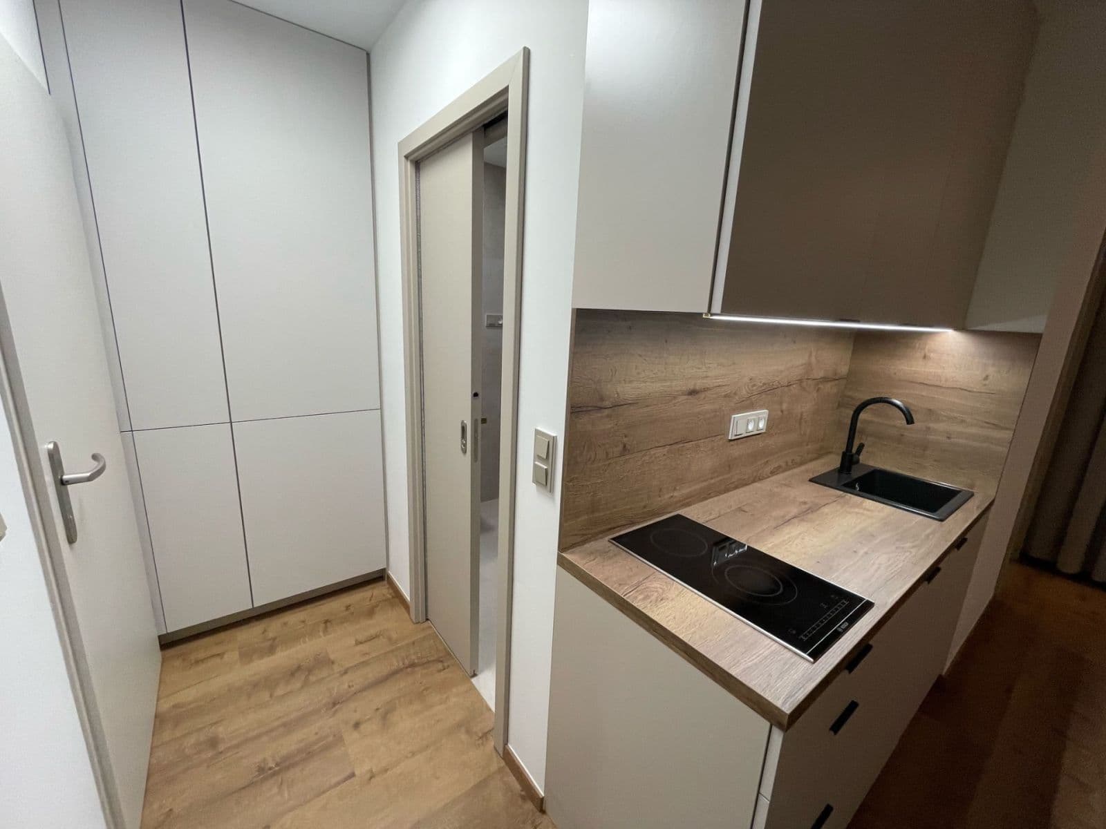 Prenájom bytu 2-izbový 36 m², Bartákova, Praha, Praha Prenájom bytu 2-izbový 36 m², Bartákova, Praha, Praha