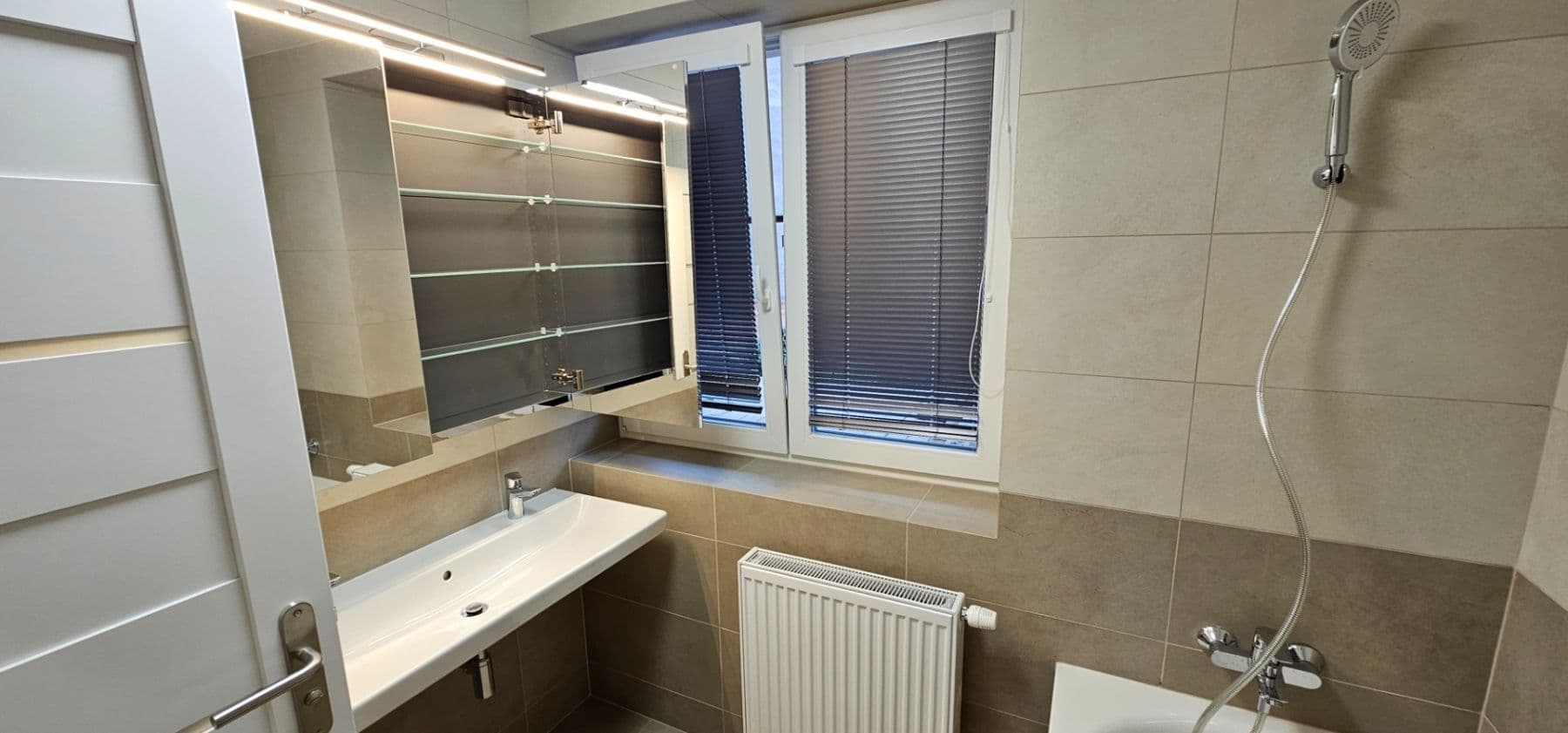 Prenájom bytu 3-izbový 75 m², Pod Kesnerkou, Praha, Praha Prenájom bytu 3-izbový 75 m², Pod Kesnerkou, Praha, Praha