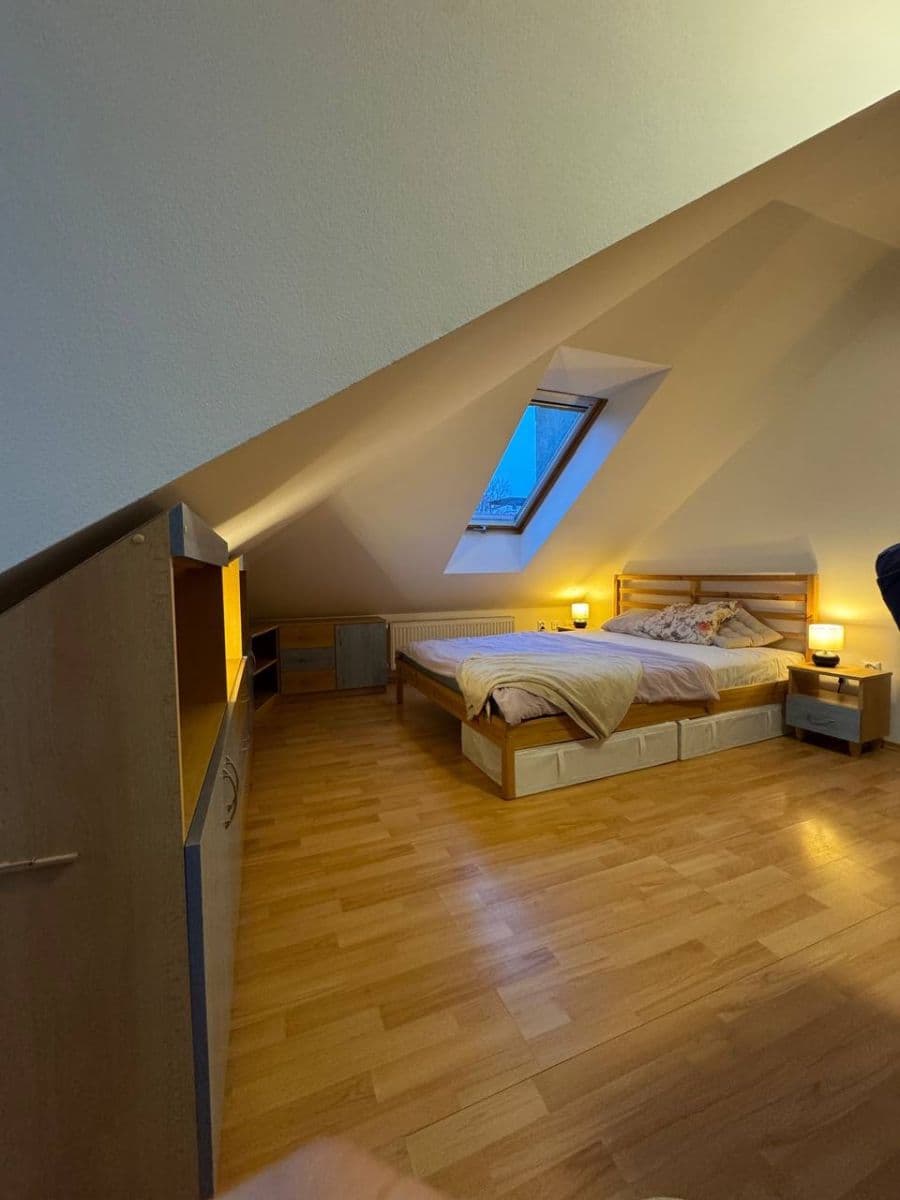 Prenájom bytu 3-izbový 50 m², Svätoplukova, Ružinov, Bratislavský kraj Prenájom bytu 3-izbový 50 m², Svätoplukova, Ružinov, Bratislavský kraj