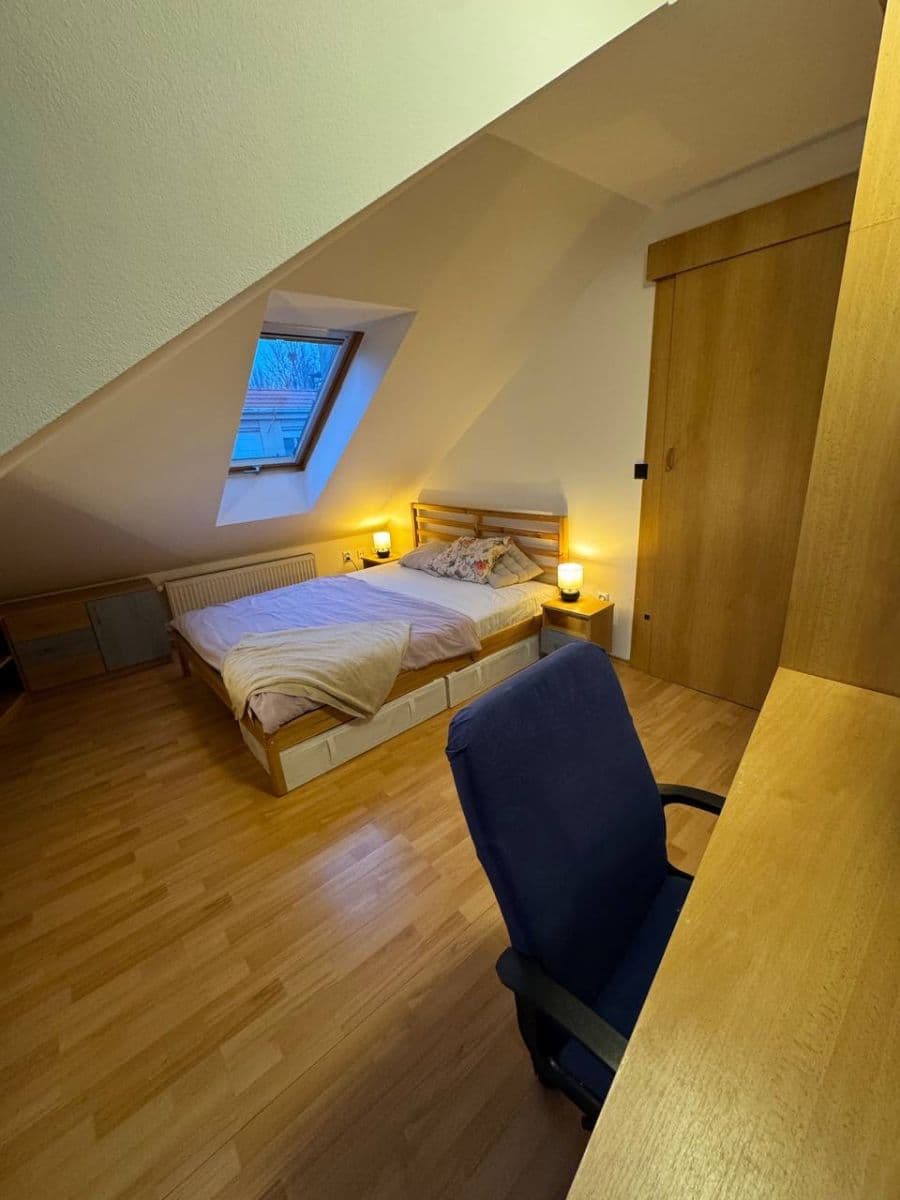 Prenájom bytu 3-izbový 50 m², Svätoplukova, Ružinov, Bratislavský kraj Prenájom bytu 3-izbový 50 m², Svätoplukova, Ružinov, Bratislavský kraj